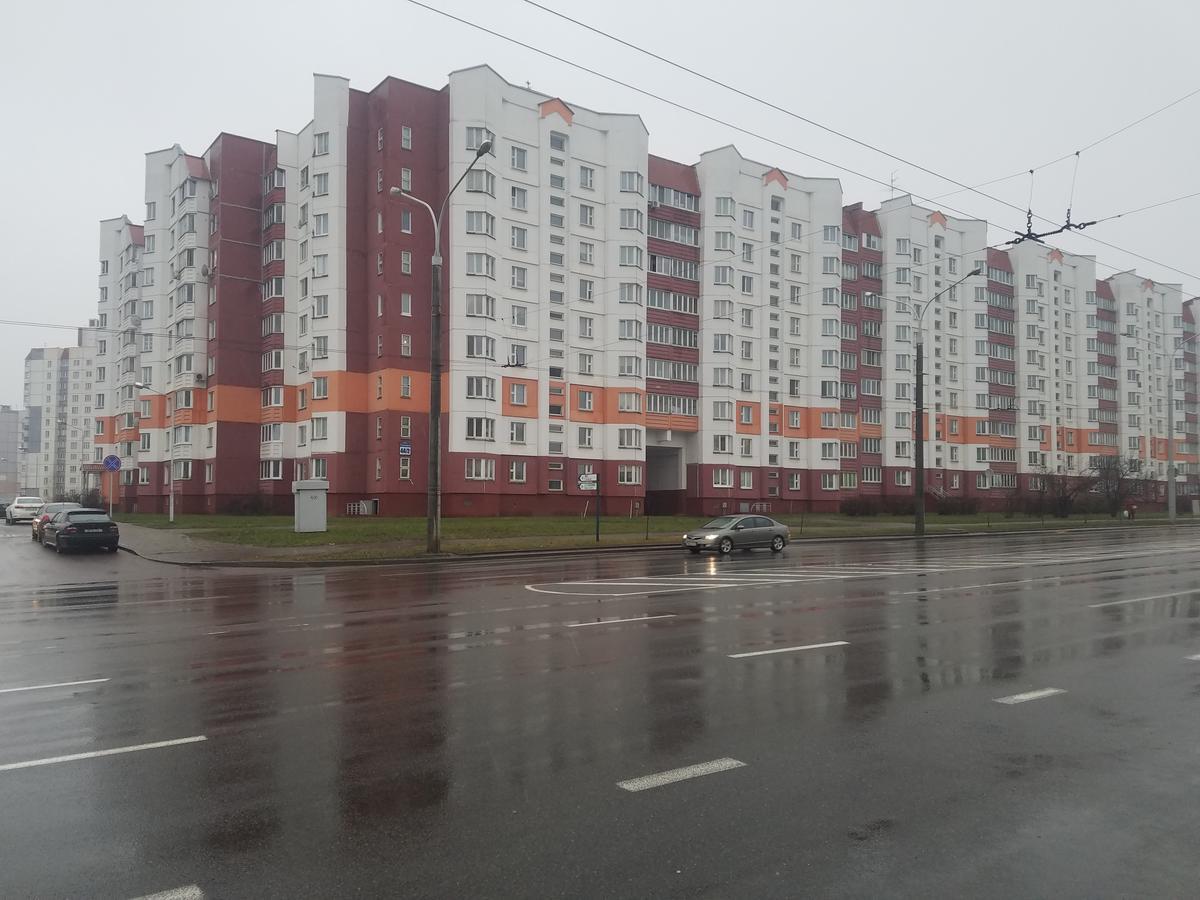 Apartment On Metro Mihalova ミンスク エクステリア 写真