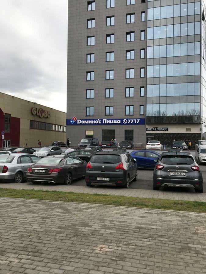 Apartment On Metro Mihalova ミンスク エクステリア 写真