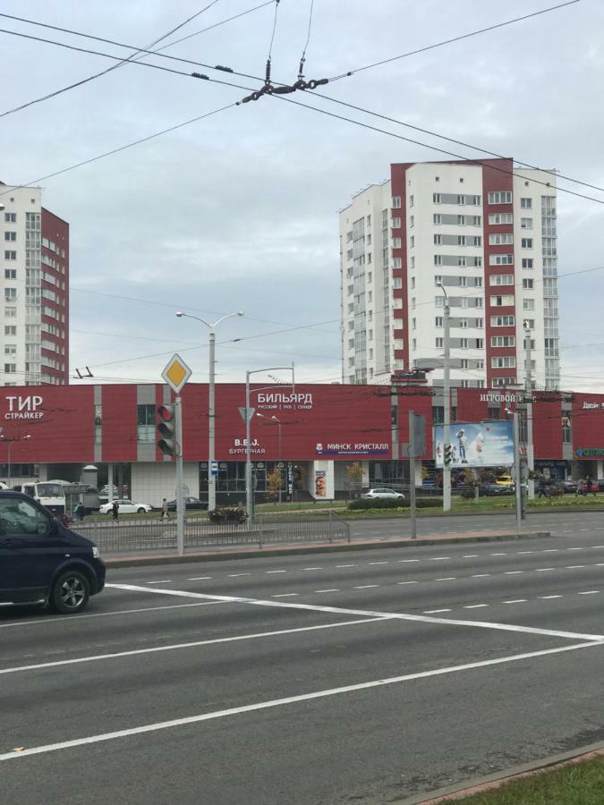 Apartment On Metro Mihalova ミンスク エクステリア 写真